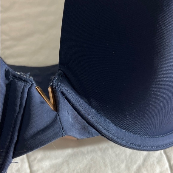 Victorias Secret Navy Blue 32DDD Plunge Push Up Bra V Detail Adjustable Straps - Picture 2 of 7